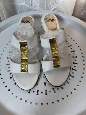 Sofft White Slide Sandals with Gold Jewel Accent strip 10 M